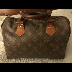 LV MONOGRAM